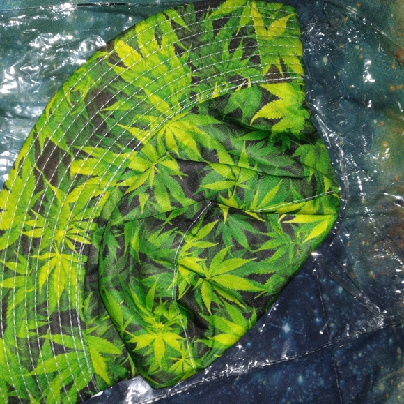 Vibrant Green Potleaf Bucket Hat - Picture 5 of 5